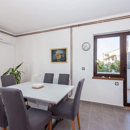 Apartments Snjezana Тисно Екстер'єр фото