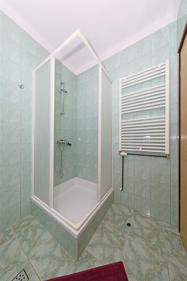 Apartments Snjezana Тисно Екстер'єр фото