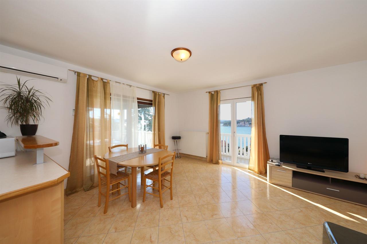 Apartments Snjezana Тисно Екстер'єр фото