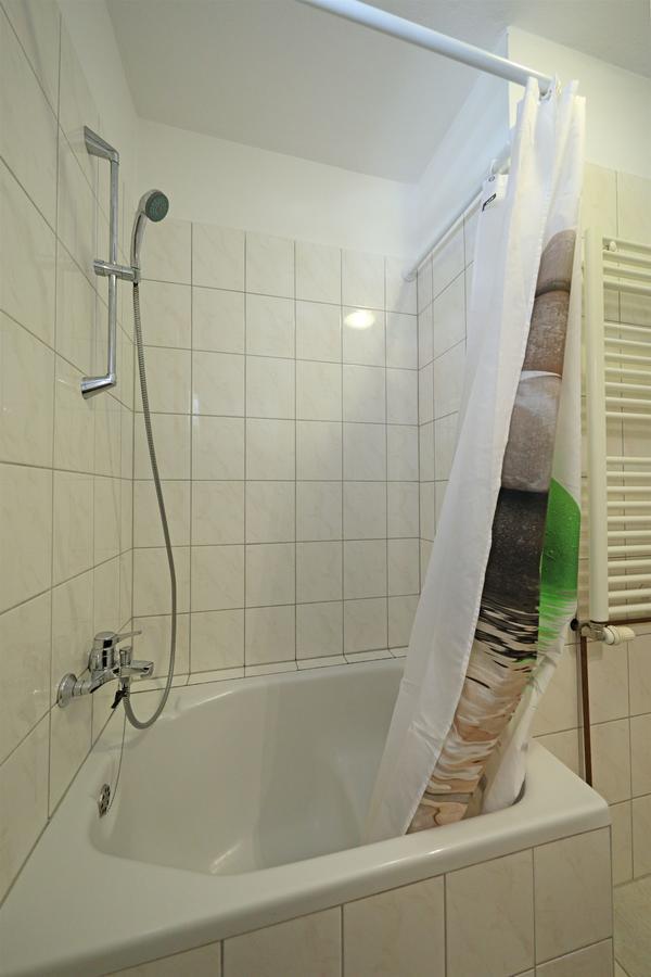 Apartments Snjezana Тисно Екстер'єр фото