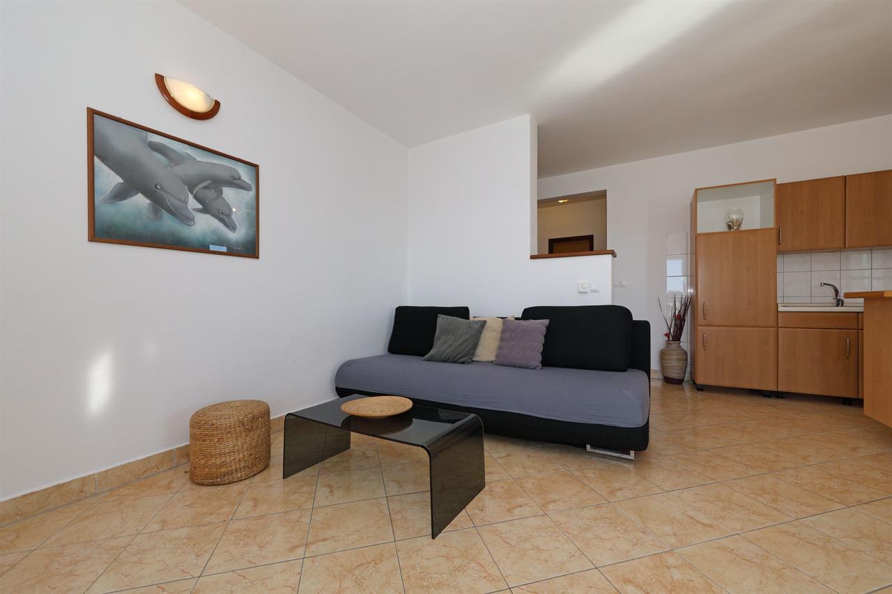 Apartments Snjezana Тисно Екстер'єр фото