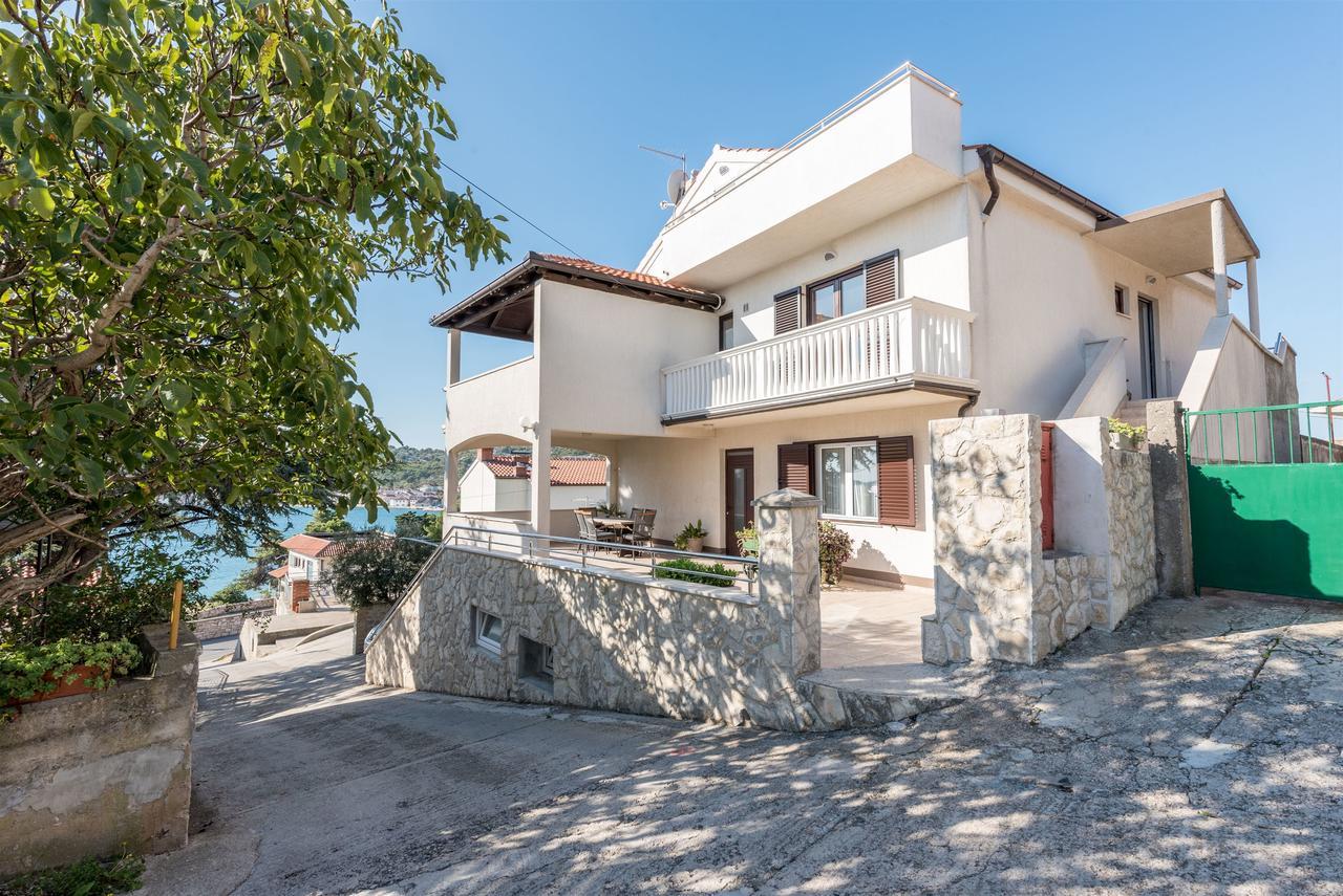 Apartments Snjezana Тисно Екстер'єр фото