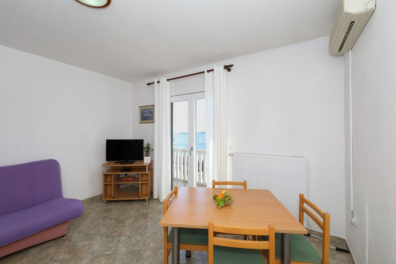 Apartments Snjezana Тисно Екстер'єр фото