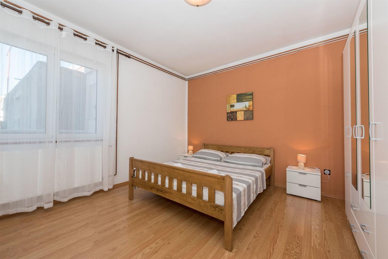 Apartments Snjezana Тисно Екстер'єр фото