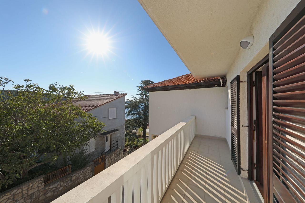 Apartments Snjezana Тисно Екстер'єр фото