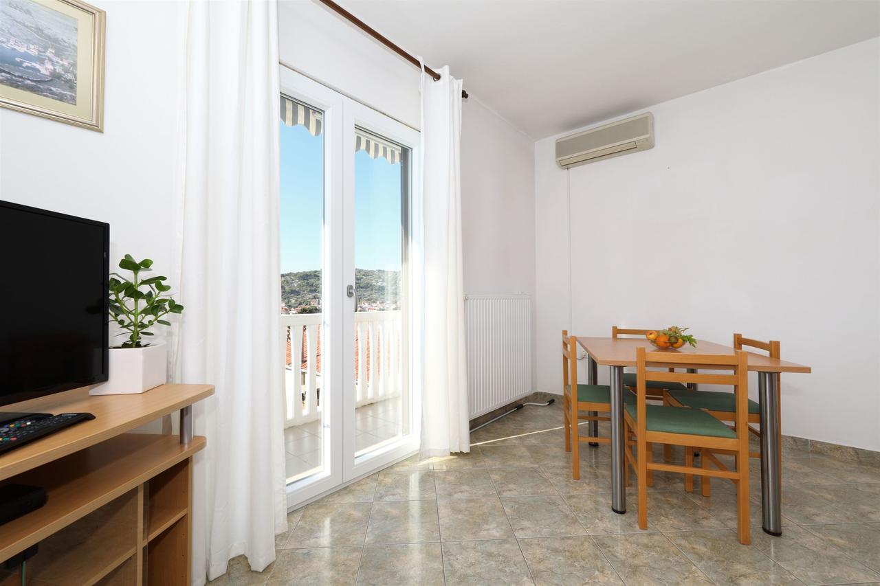 Apartments Snjezana Тисно Екстер'єр фото