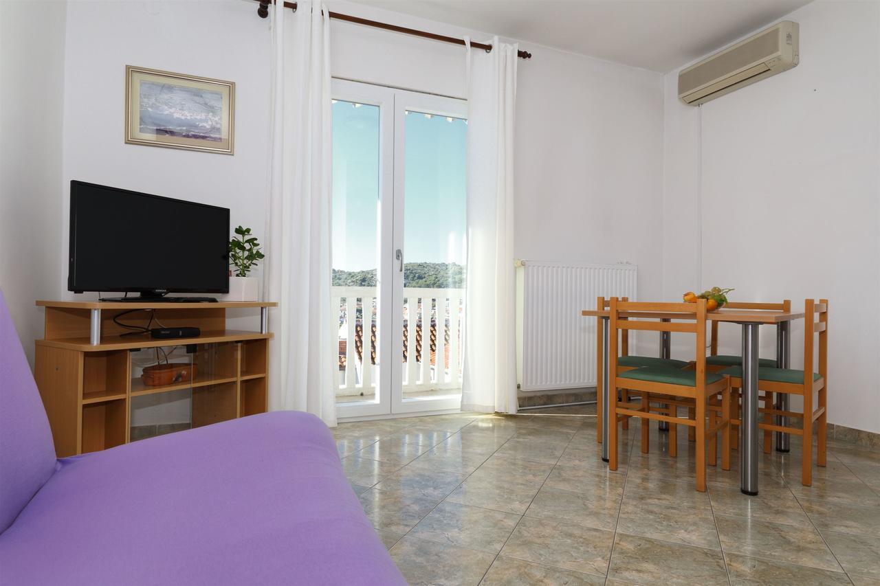 Apartments Snjezana Тисно Екстер'єр фото